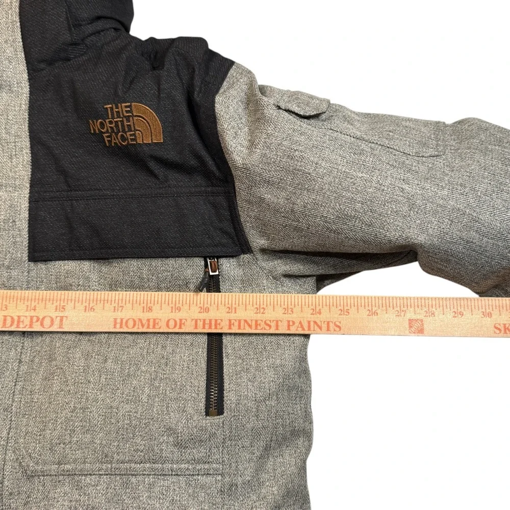 The North Face McMurdo Parka Mens Medium Grey Black Down Fur Hood Jacket
